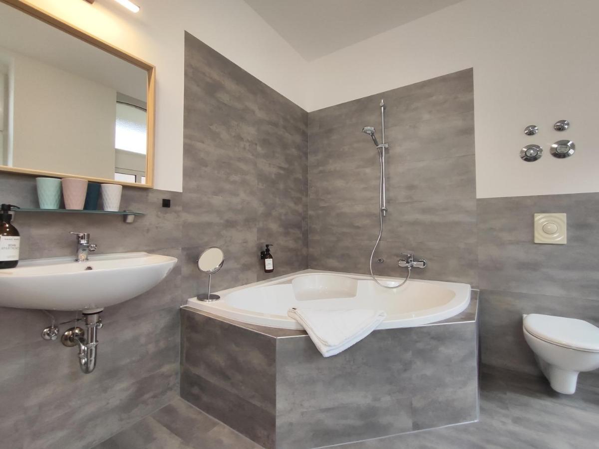 Bohnapartments Stauffenberg - Gratis Parkplatz - 2 Badezimmer - 3 Schlafzimmer - Wlan *